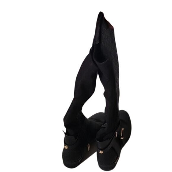 VINCE CAMUTO Black Quilted Knee-High Boots‎ With Gold Accents & Side Zippers 7.5 - Picture 8 of 9